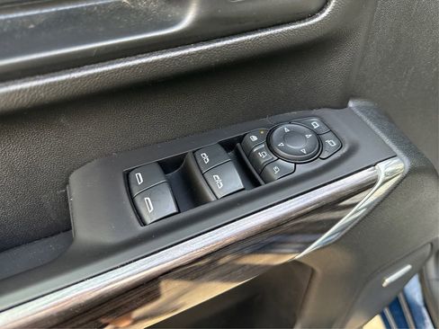 Used 2021 Chevrolet Silverado 2500 LTZ w/ LTZ Plus Package image 38