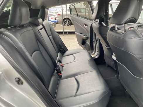 Used 2018 Toyota Prius Four image 17