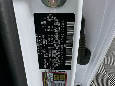 Used 2025 Kia Sportage SX image 12