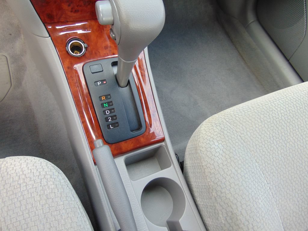 Used 2004 Toyota Corolla LE FWD image 19