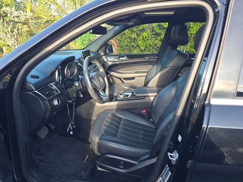 Used 2017 Mercedes-Benz GLE 350 w/ Premium 1 Package image 10