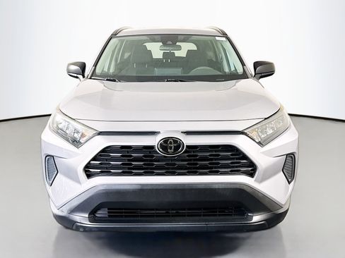 Used 2021 Toyota RAV4 LE image 2