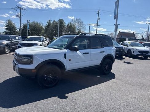 Used 2025 Ford Bronco Sport Badlands image 3