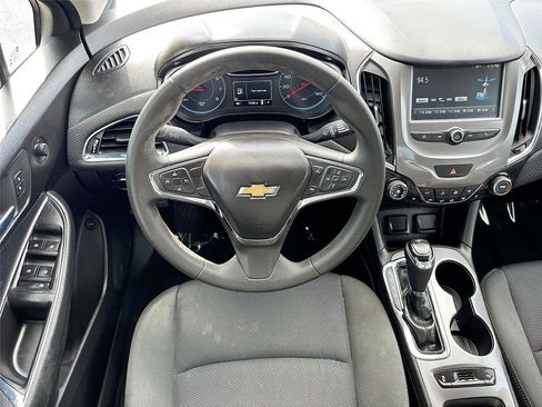 Used 2016 Chevrolet Cruze LT w/ Convenience Package FWD image 21