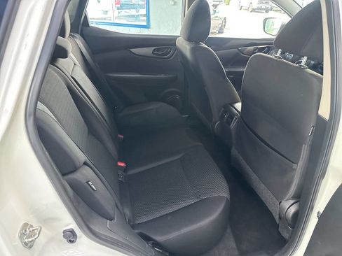 Used 2021 Nissan Rogue Sport S image 20