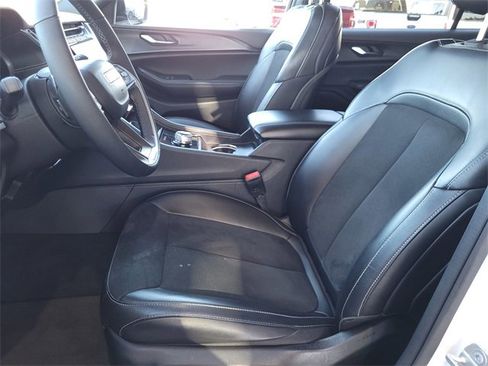 Certified 2024 Jeep Grand Cherokee L Laredo image 15