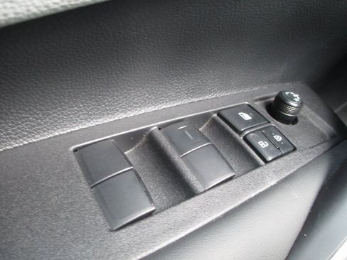 Used 2025 Toyota Corolla SE image 17