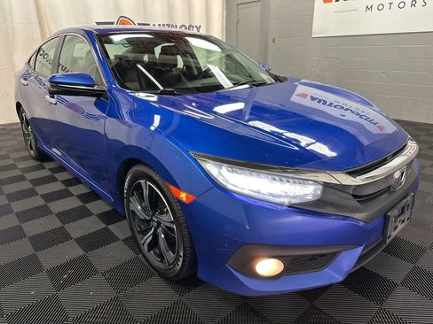Used 2017 Honda Civic Touring image 2