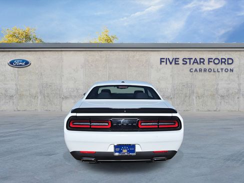 Used 2020 Dodge Challenger SXT w/ Blacktop Package image 8