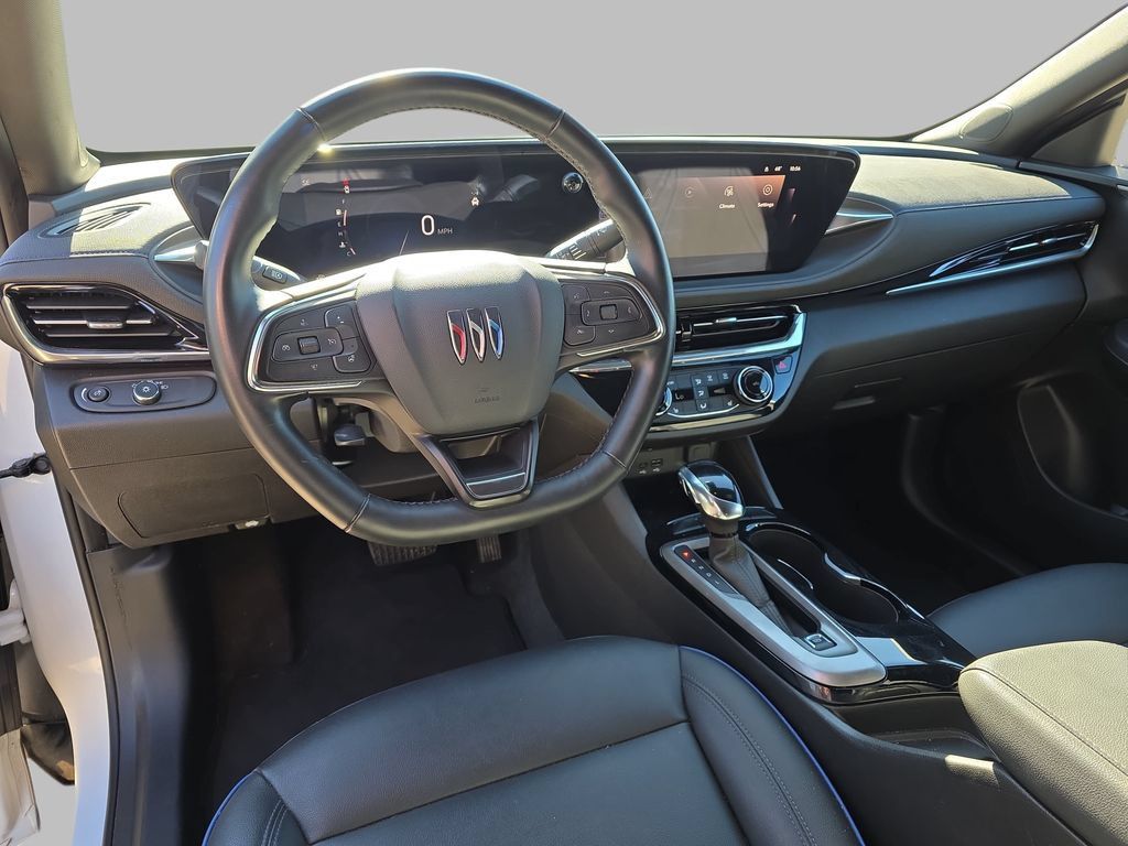 Used 2024 Buick Envista Sport Touring w/ Convenience I Package FWD image 17