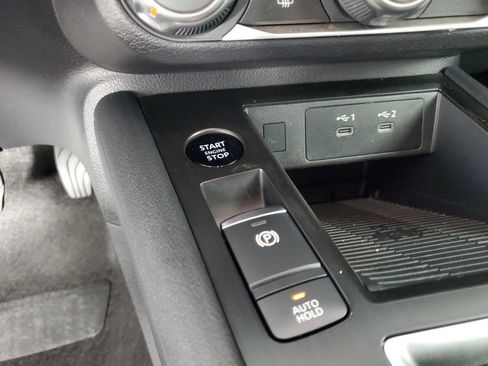 Used 2025 Nissan Kicks SV FWD image 18