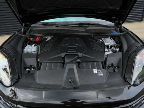Certified 2025 Porsche Cayenne E-Hybrid AWD/4WD image 10
