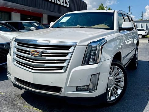 Used 2019 Cadillac Escalade Platinum RWD image 1