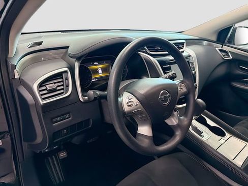 Used 2017 Nissan Murano S image 9