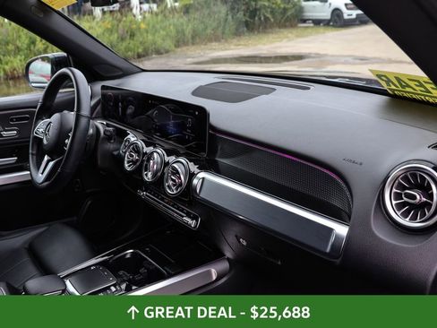 Used 2021 Mercedes-Benz GLB 250 image 19