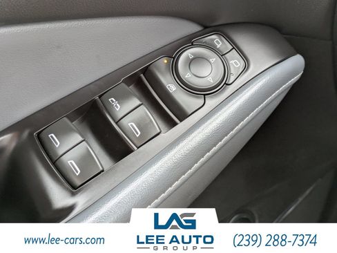 Used 2020 Buick Enclave Essence w/ Sound and Sites Package FWD image 22