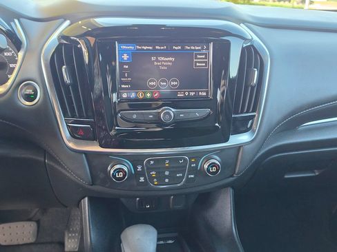 Used 2023 Chevrolet Traverse LT FWD image 20