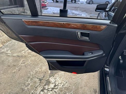 Used 2016 Mercedes-Benz E 350 E 350 4MATIC w/ Premium Package image 22