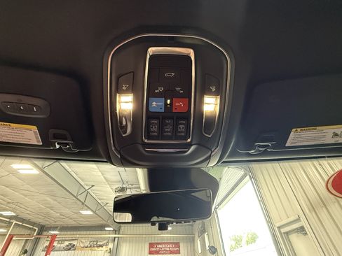 Used 2025 Jeep Grand Cherokee L Summit w/ Advanced Protech Group IV AWD/4WD image 23