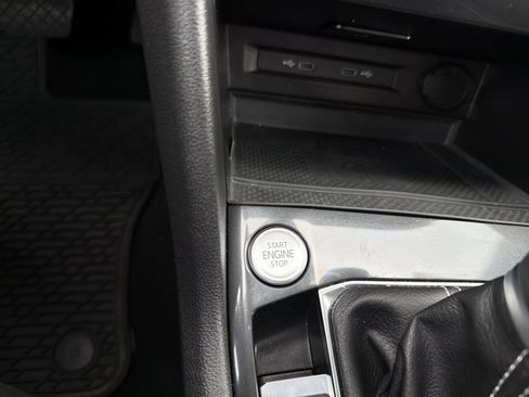 Used 2024 Volkswagen Tiguan SE AWD/4WD image 20