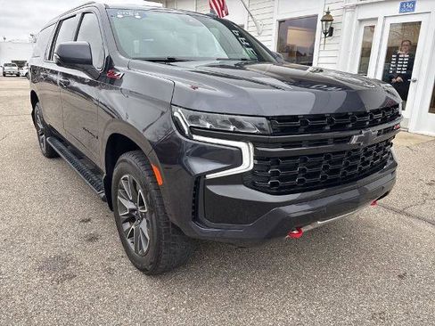 Certified 2023 Chevrolet Suburban Z71 w/ Luxury Package AWD/4WD image 3