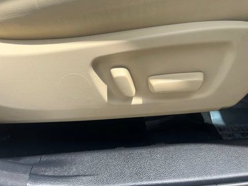 Used 2018 Toyota Highlander XLE AWD/4WD image 39
