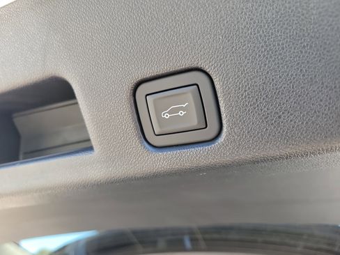 Used 2025 Chevrolet Traverse High Country w/ LPO, Floor Liner Package image 15