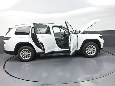 Used 2023 Jeep Grand Cherokee L Laredo RWD image 13