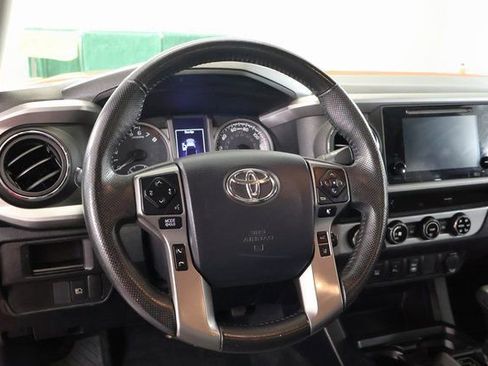 Used 2018 Toyota Tacoma SR5 image 14