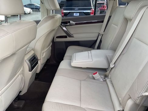 Used 2015 Lexus GX 460 image 27