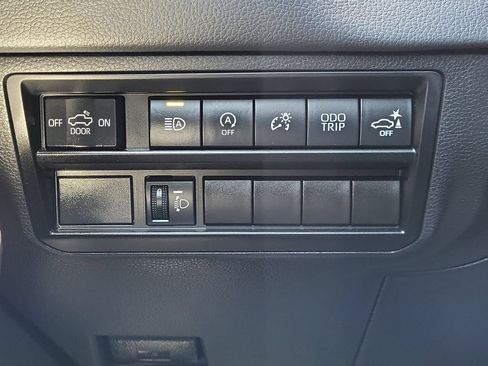 Used 2022 Toyota Tundra Limited AWD/4WD image 35