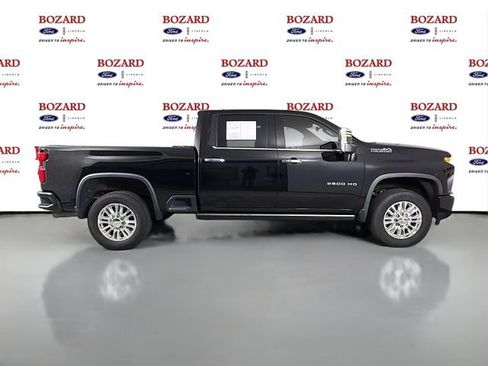 Used 2022 Chevrolet Silverado 2500 High Country w/ Z71 Off-Road Package AWD/4WD image 9