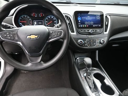 Used 2023 Chevrolet Malibu LT image 19