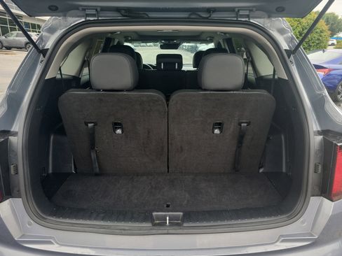 Used 2023 Kia Sorento S w/ Panoramic Sunroof Package FWD image 9