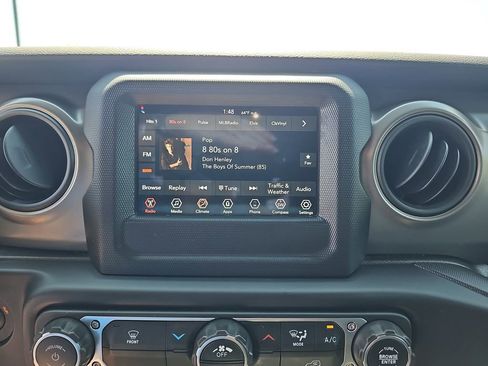 Used 2022 Jeep Gladiator Sport AWD/4WD image 25