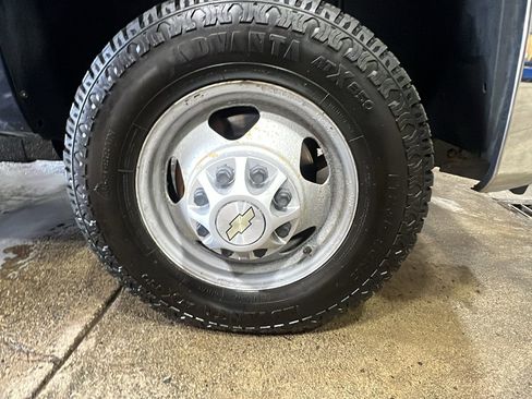 Used 2010 Chevrolet Silverado 3500 W/T w/ Snow Plow Prep Package image 17