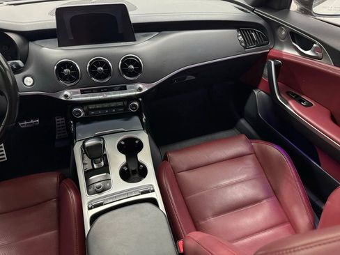 Used 2019 Kia Stinger GT2 image 11