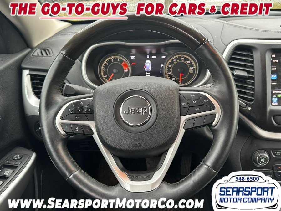Used 2018 Jeep Cherokee Overland AWD/4WD image 11
