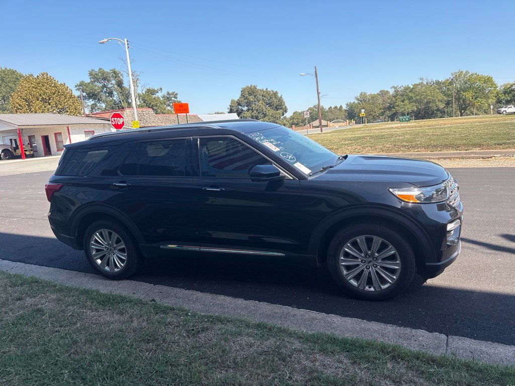 Used 2021 Ford Explorer Limited w/ Equipment Group 301A AWD/4WD image 9