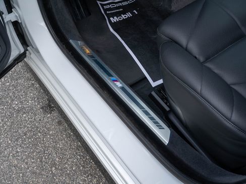 Used 2025 BMW 740i w/ Premium Package image 18