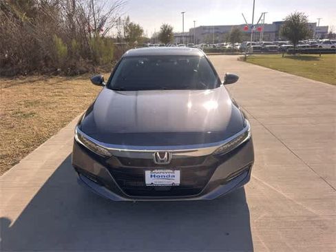 Used 2018 Honda Accord Touring image 7