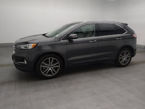 Used 2020 Ford Edge Titanium w/ Class II Trailer Tow Package AWD/4WD image 2