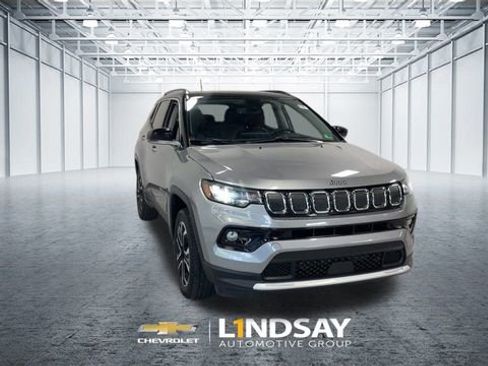 Used 2022 Jeep Compass Limited w/ Sun and Sound Group image 4