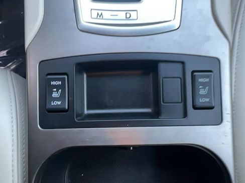 Used 2010 Subaru Outback 2.5i Limited w/ Popular Equipment Group 1B image 10