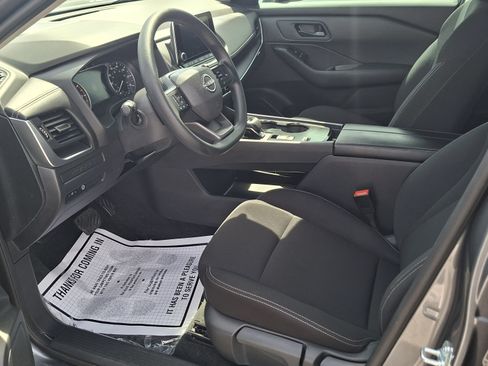 Certified 2025 Nissan Rogue S FWD image 9