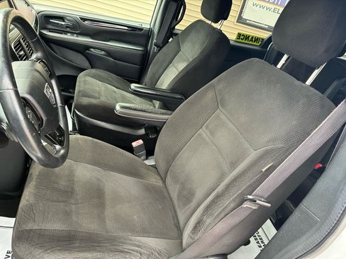 Used 2015 Dodge Grand Caravan SE FWD image 9