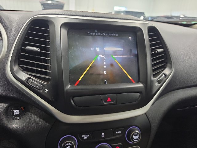 Used 2017 Jeep Cherokee Limited AWD/4WD image 9