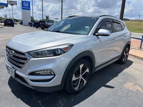 Used 2018 Hyundai Tucson Limited w/ Ultimate Package 02 AWD/4WD image 3