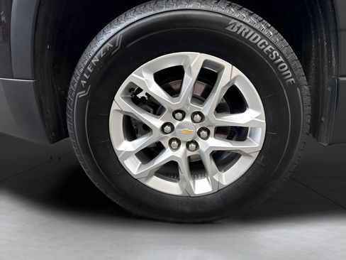 Used 2021 Chevrolet Traverse LT AWD/4WD image 15