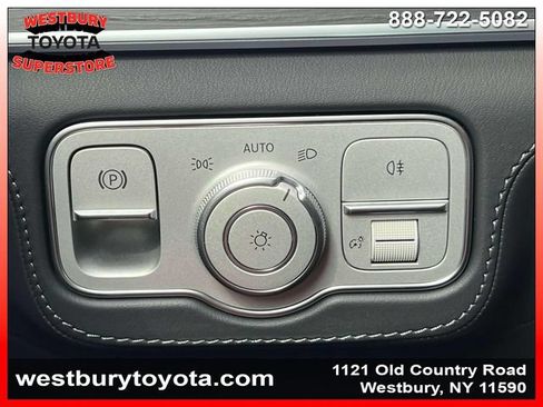 Used 2026 Mercedes-Benz GLS 580 4MATIC image 25